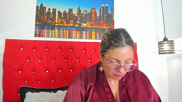 carolinacrus01 online show from March 20, 2026, 4:56 pm