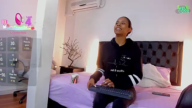 Snapshot of ivi_lopez chatting on October 2, 2025, 11:50 am ivi lopez online show from October 2, 2025, 11:50 am