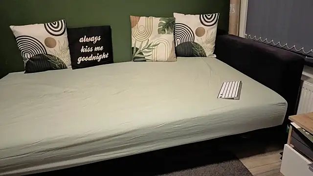 Eveline Beauty Kitty online show from November 16, 2025, 6:13 pm