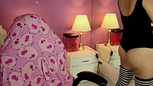 Snapshot of LiLLiAnderson chatting on October 16, 2025, 11:55 am LiLLiAnderson online show from October 16, 2025, 11:55 am