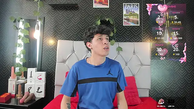 Snapshot of Axel__Evans chatting on October 16, 2025, 3:57 pm Axel  Evans online show from October 16, 2025, 3:57 pm