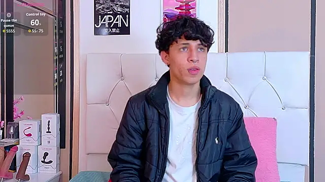 Axel  Evans online show from November 13, 2025, 11:53 am