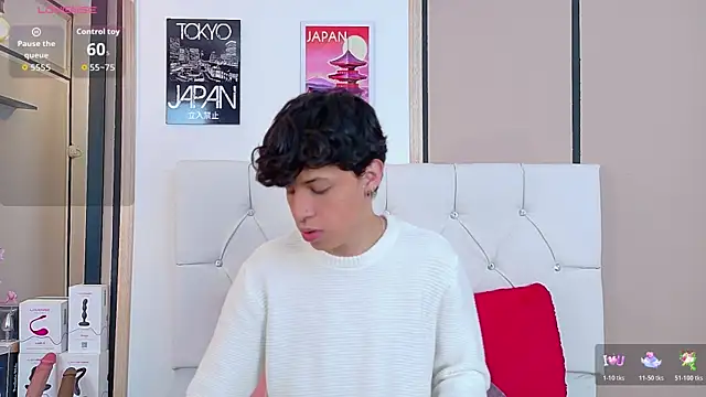 Axel  Evans online show from November 20, 2025, 12:27 pm