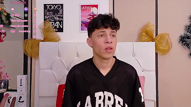 Axel  Evans online show from December 4, 2025, 12:47 pm