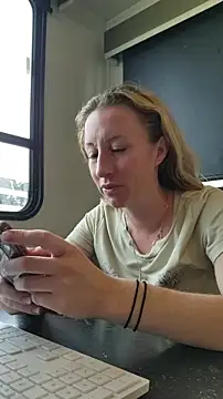 bmorganne420 online show from February 9, 2026, 7:07 pm