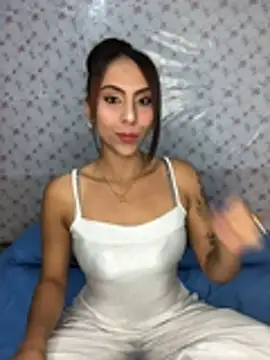 Snapshot of Roselingalvis13 chatting on July 25, 2026, 3:04 am Roselingalvis13 online show from July 25, 2026, 3:04 am
