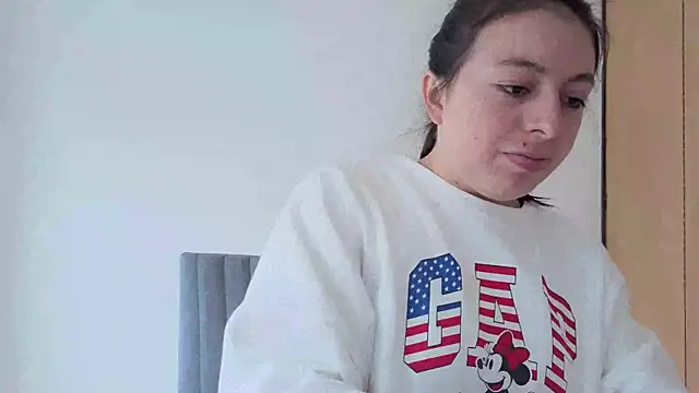 MiaKimky online show from October 8, 2025, 4:37 pm