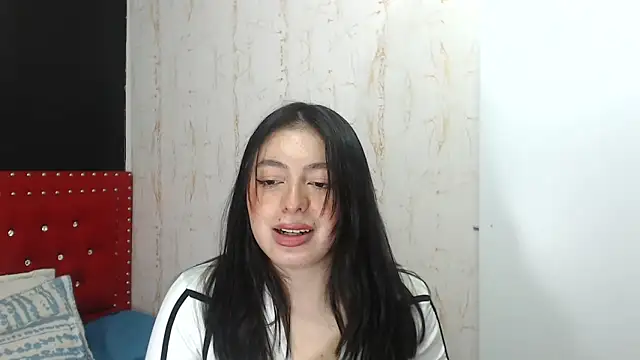 MiaKimky online show from November 18, 2025, 5:06 pm