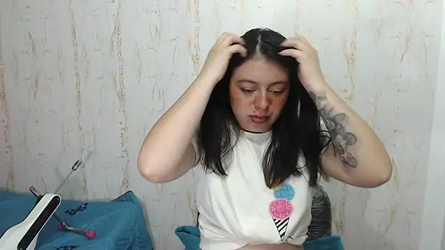 MiaKimky online show from November 29, 2025, 9:23 am