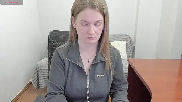 Snapshot of Alisha_Skyes chatting on May 3, 2026, 5:52 pm Alisha Skyes online show from May 3, 2026, 5:52 pm