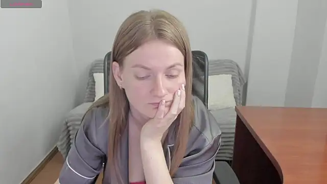 Snapshot of Alisha_Skyes chatting on May 9, 2026, 3:45 am Alisha Skyes online show from May 9, 2026, 3:45 am