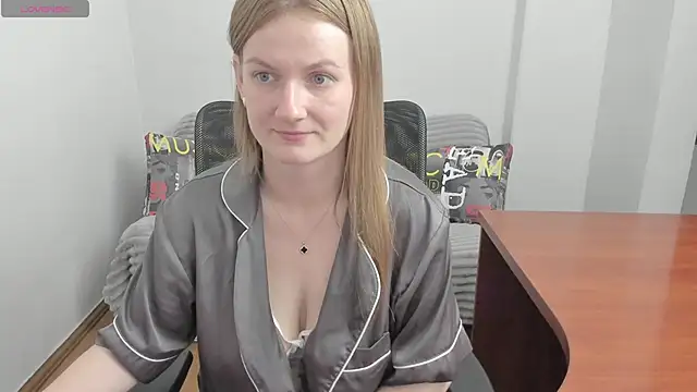 Snapshot of Alisha_Skyes chatting on May 12, 2026, 2:19 am Alisha Skyes online show from May 12, 2026, 2:19 am