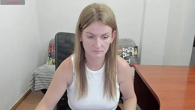 Snapshot of Alisha_Skyes chatting on July 21, 2026, 5:26 pm Alisha Skyes online show from July 21, 2026, 5:26 pm