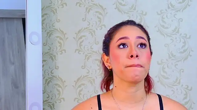 Sofy-Acevedo online show from December 18, 2025, 2:23 pm