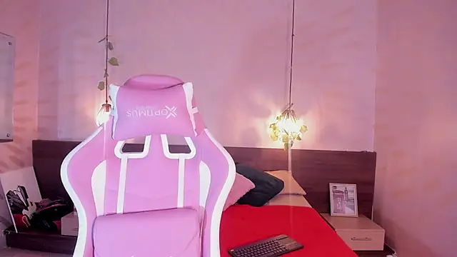 Snapshot of daphne_courtis chatting on September 22, 2025, 3:19 am daphne courtis online show from September 22, 2025, 3:19 am