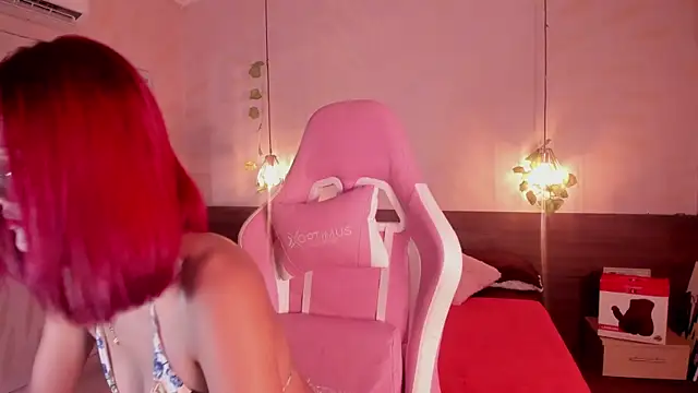 Snapshot of daphne_courtis chatting on October 8, 2025, 3:04 am daphne courtis online show from October 8, 2025, 3:04 am