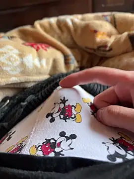 Snapshot of rrrrrriyyffhyeeee chatting on April 5, 2026, 2:20 am rrrrrriyyffhyeeee online show from April 5, 2026, 2:20 am