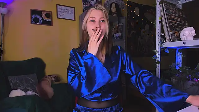 Snapshot of Nicole_matt chatting on November 6, 2025, 3:40 am Nicole matt online show from November 6, 2025, 3:40 am