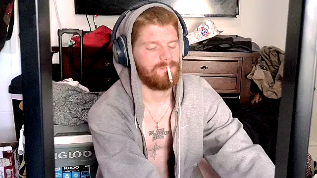 Snapshot of Magnetic127 chatting on November 5, 2025, 8:09 pm Magnetic127 online show from November 5, 2025, 8:09 pm