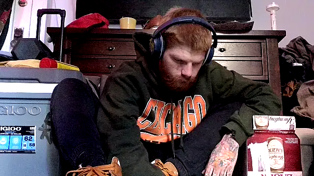 Snapshot of Magnetic127 chatting on November 7, 2025, 5:24 pm Magnetic127 online show from November 7, 2025, 5:24 pm