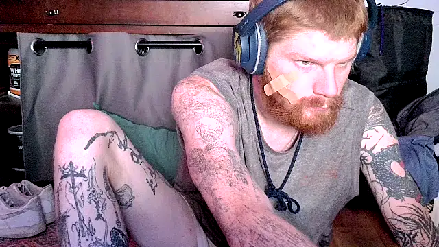 Snapshot of Magnetic127 chatting on November 11, 2025, 8:20 pm Magnetic127 online show from November 11, 2025, 8:20 pm