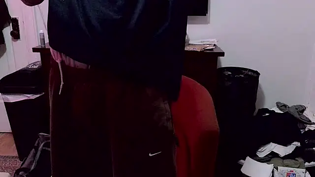 Snapshot of Magnetic127 chatting on November 13, 2025, 9:19 am Magnetic127 online show from November 13, 2025, 9:19 am