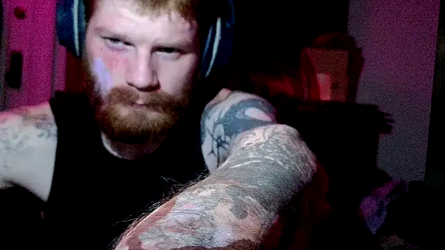 Snapshot of Magnetic127 chatting on November 28, 2025, 7:22 am Magnetic127 online show from November 28, 2025, 7:22 am