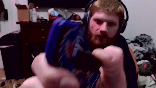 Snapshot of Magnetic127 chatting on November 29, 2025, 2:14 am Magnetic127 online show from November 29, 2025, 2:14 am