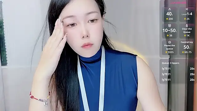 Bella Ava online show from October 20, 2025, 8:37 am