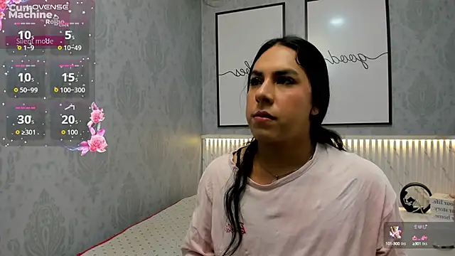 Snapshot of Ximenahott_ chatting on October 4, 2025, 10:02 am Ximenahott  online show from October 4, 2025, 10:02 am