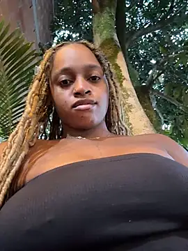 Snapshot of darle_volant chatting on June 4, 2026, 10:38 pm darle volant online show from June 4, 2026, 10:38 pm