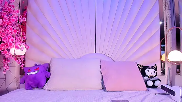 VesperVelvet online show from July 5, 2026, 5:36 am