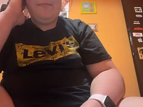 kinga2520 online show from February 6, 2026, 6:33 pm