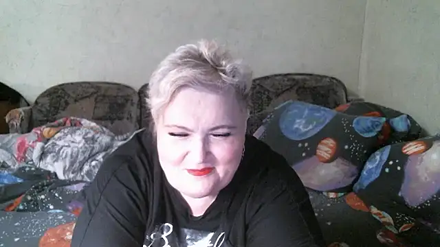 Snapshot of Lana555 chatting on June 18, 2026, 9:19 pm Lana555 online show from June 18, 2026, 9:19 pm