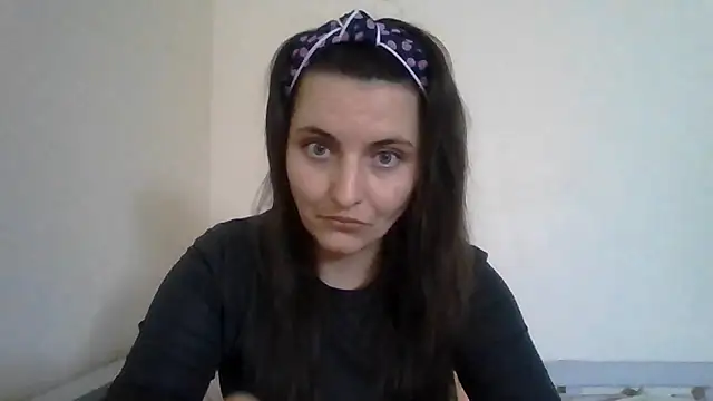 DInaraXRose online show from February 25, 2026, 1:10 pm