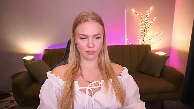 CelesteNoir online show from September 30, 2025, 6:29 am