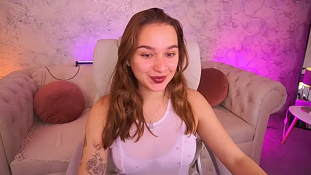 Snapshot of UrMuseOn chatting on October 25, 2025, 7:05 am UrMuseOn online show from October 25, 2025, 7:05 am