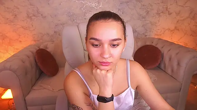 Snapshot of UrMuseOn chatting on November 3, 2025, 8:04 am UrMuseOn online show from November 3, 2025, 8:04 am