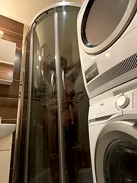 Snapshot of Piggiteablacktea chatting on November 5, 2025, 5:24 pm Piggiteablacktea online show from November 5, 2025, 5:24 pm