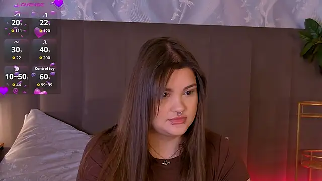 Snapshot of EmilyHyde chatting on February 25, 2026, 6:56 am EmilyHyde online show from February 25, 2026, 6:56 am