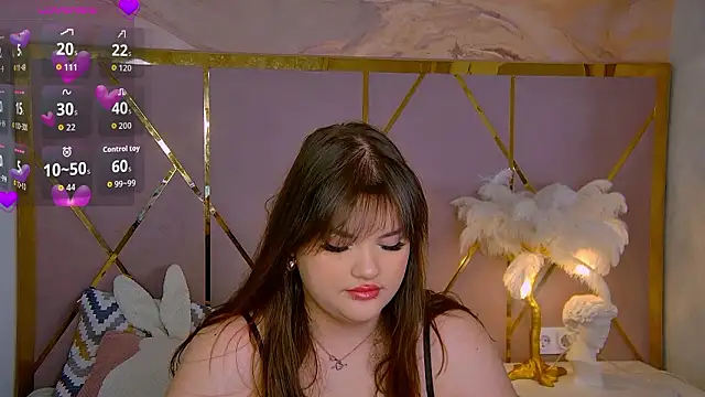 Snapshot of EmilyHyde chatting on March 13, 2026, 10:44 am EmilyHyde online show from March 13, 2026, 10:44 am