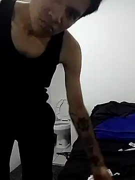 iRusx online show from October 17, 2025, 8:44 pm