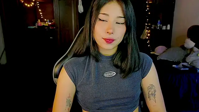 Snapshot of Shisuku_Sophi chatting on July 3, 2026, 4:08 am Shisuku Sophi online show from July 3, 2026, 4:08 am