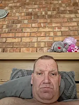 wallacelegend online show from September 18, 2025, 6:48 am