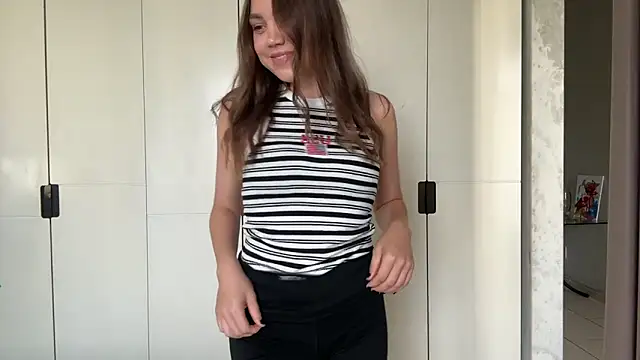 Snapshot of NebulaHaven chatting on October 3, 2025, 6:05 pm NebulaHaven online show from October 3, 2025, 6:05 pm