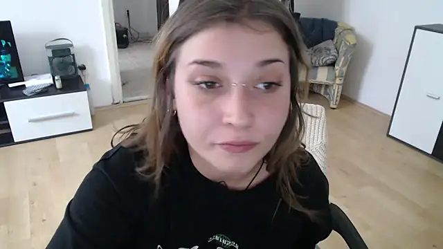 Aliens4twenty online show from October 9, 2025, 10:24 am