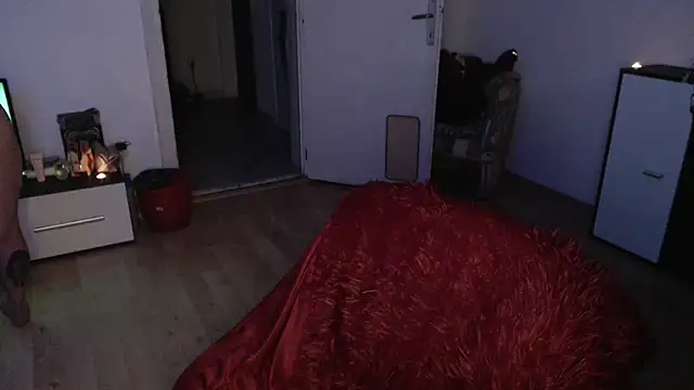 Aliens4twenty online show from October 21, 2025, 8:42 pm