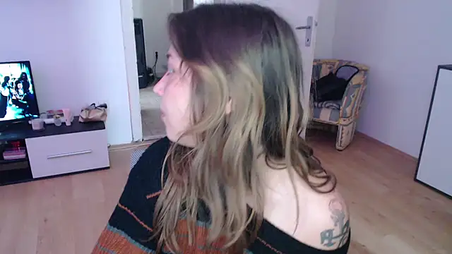 Aliens4twenty online show from November 2, 2025, 9:55 am