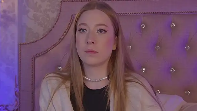 MiaEuphoria  online show from October 7, 2025, 3:36 am