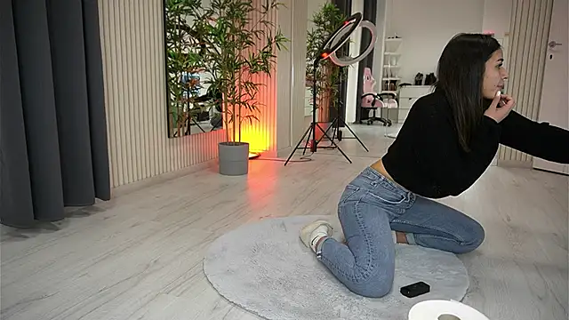 EmmaBlanco online show from October 1, 2025, 7:20 pm